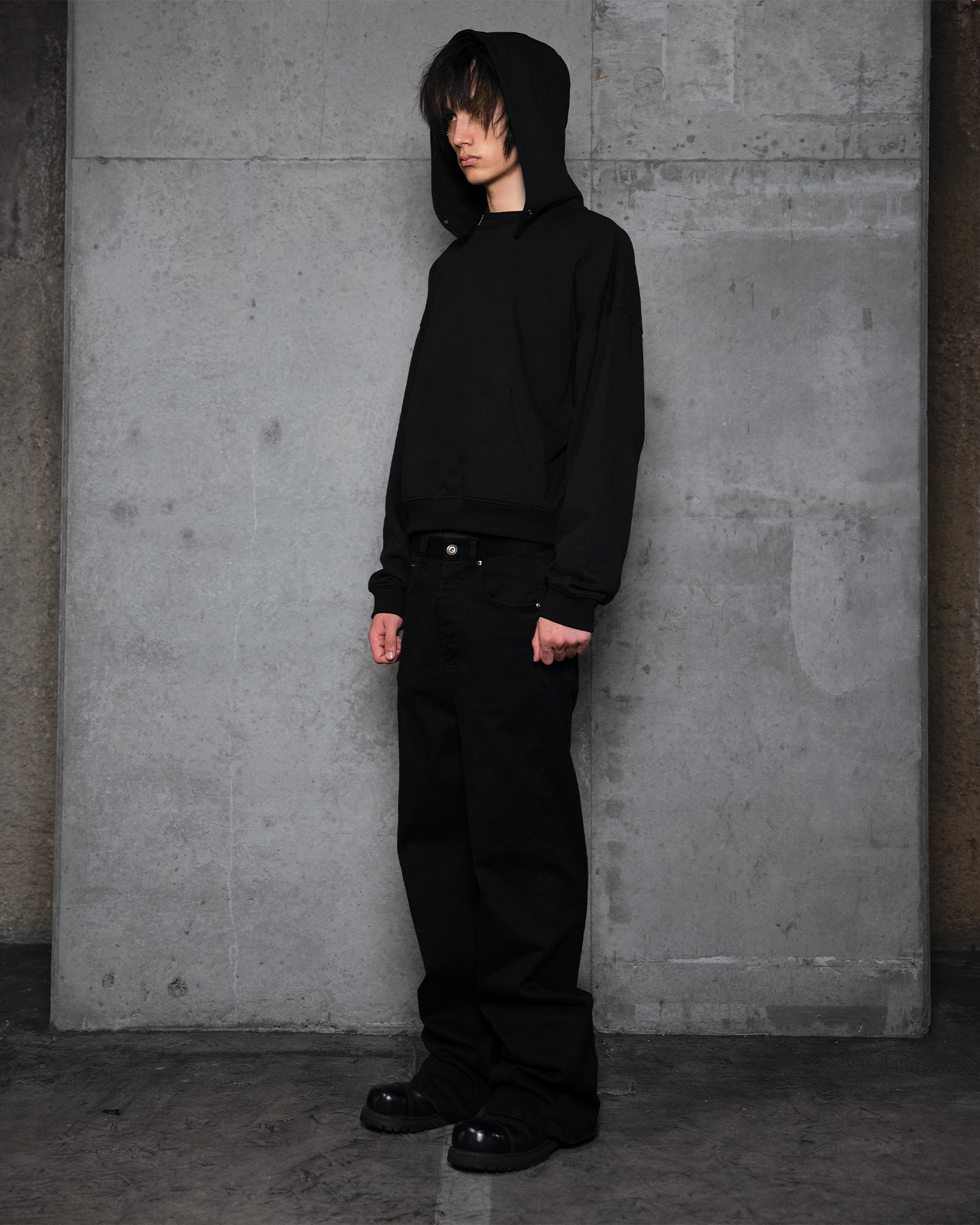 CALIBER NECK SLICE HOODIE